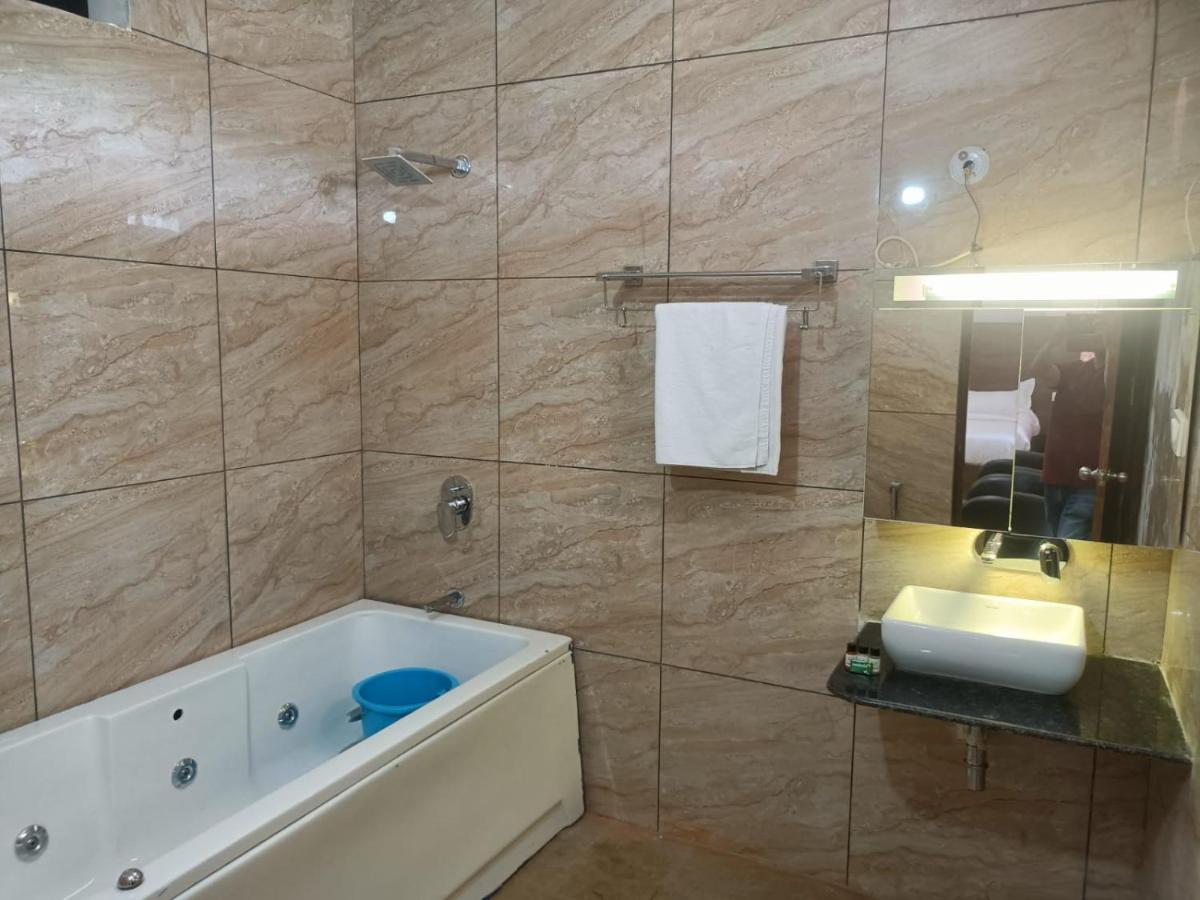 Hotel Rajwada Palace Órcsha Kültér fotó