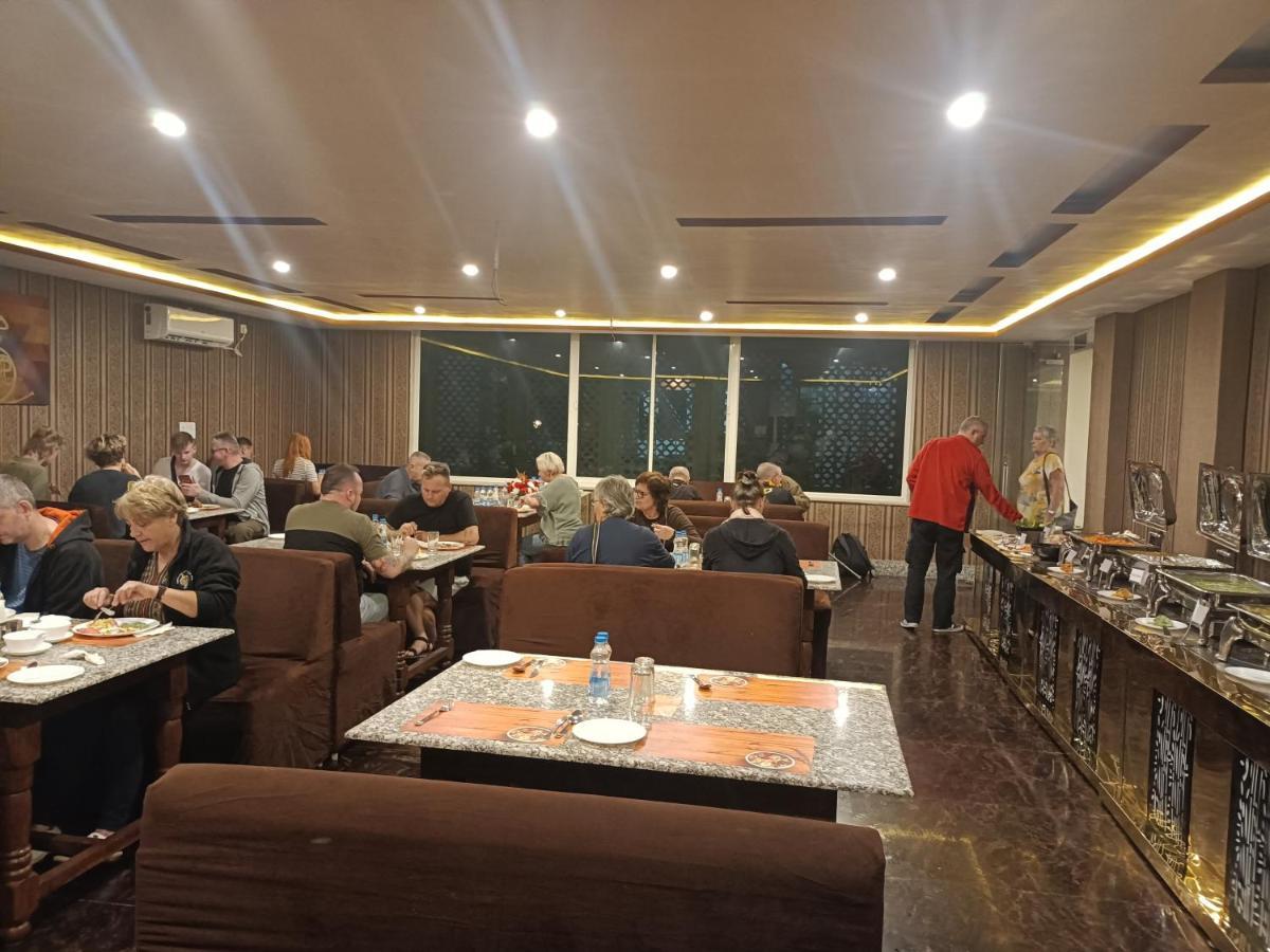 Hotel Rajwada Palace Órcsha Kültér fotó